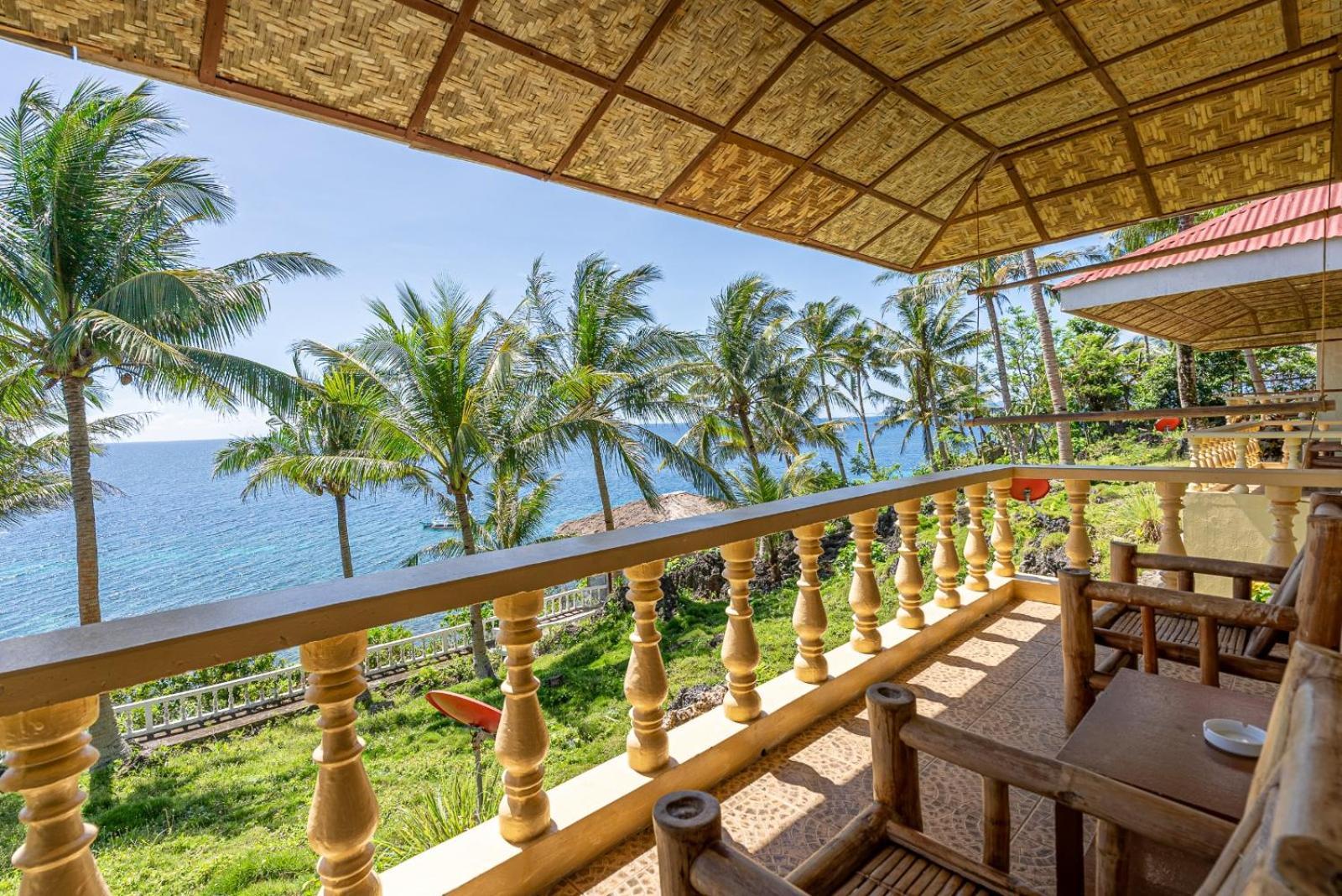 Blue Star Dive And Resort Анда Екстериор снимка
