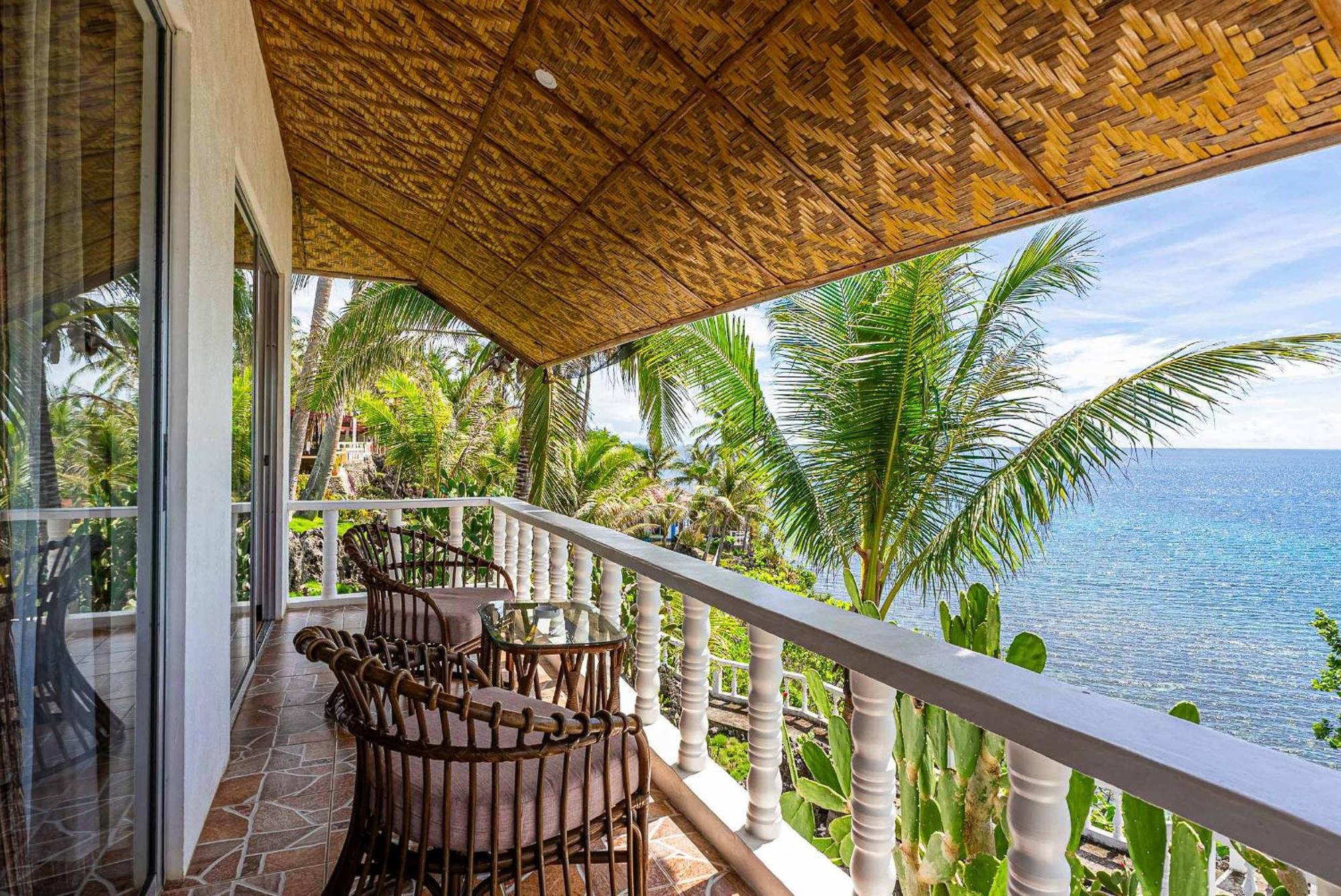 Blue Star Dive And Resort Анда Екстериор снимка