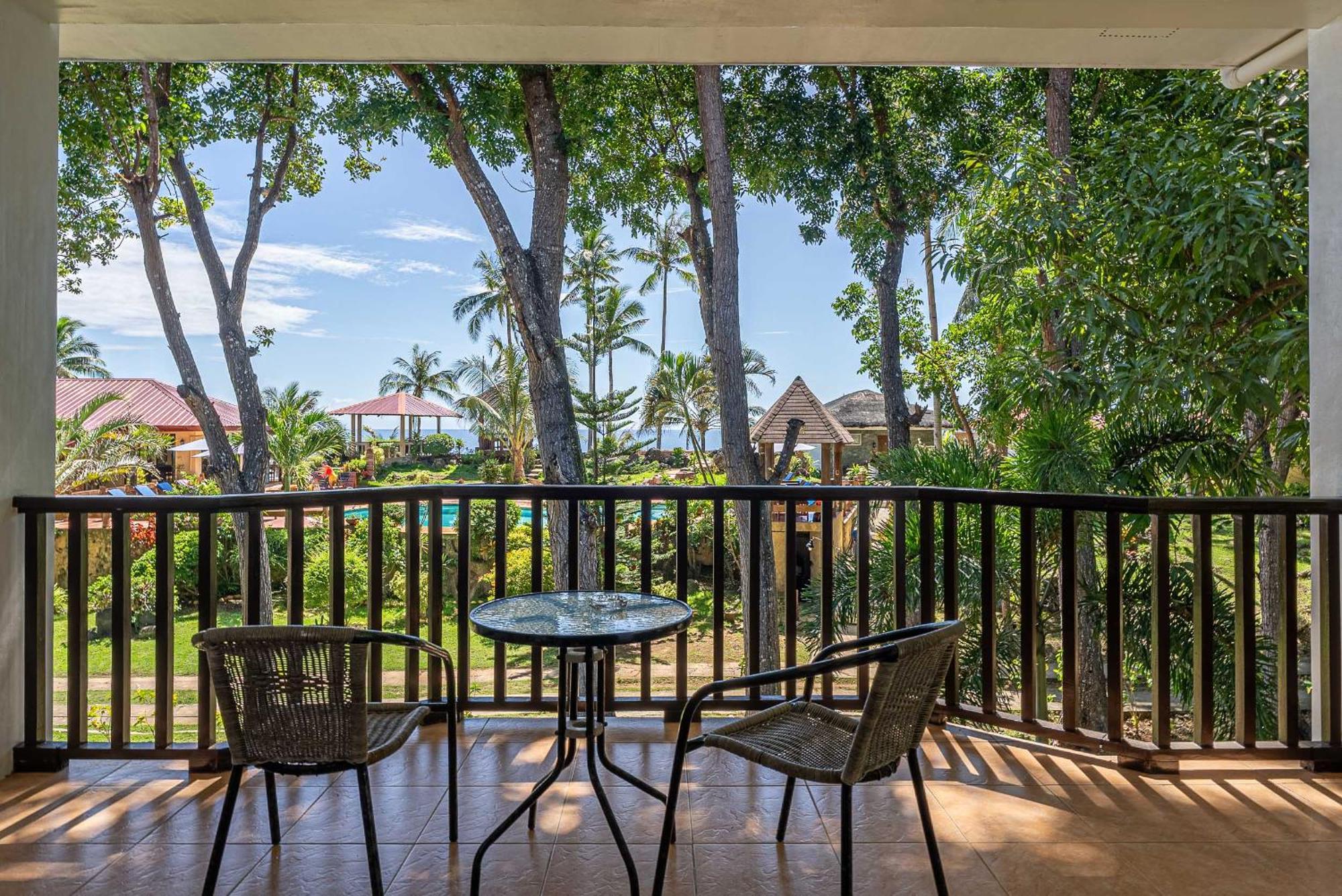 Blue Star Dive And Resort Анда Екстериор снимка
