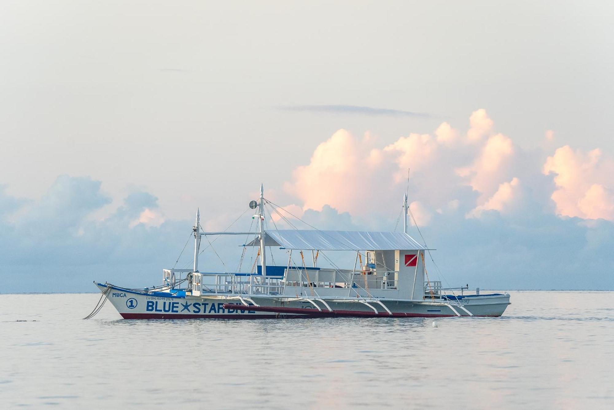 Blue Star Dive And Resort Анда Екстериор снимка