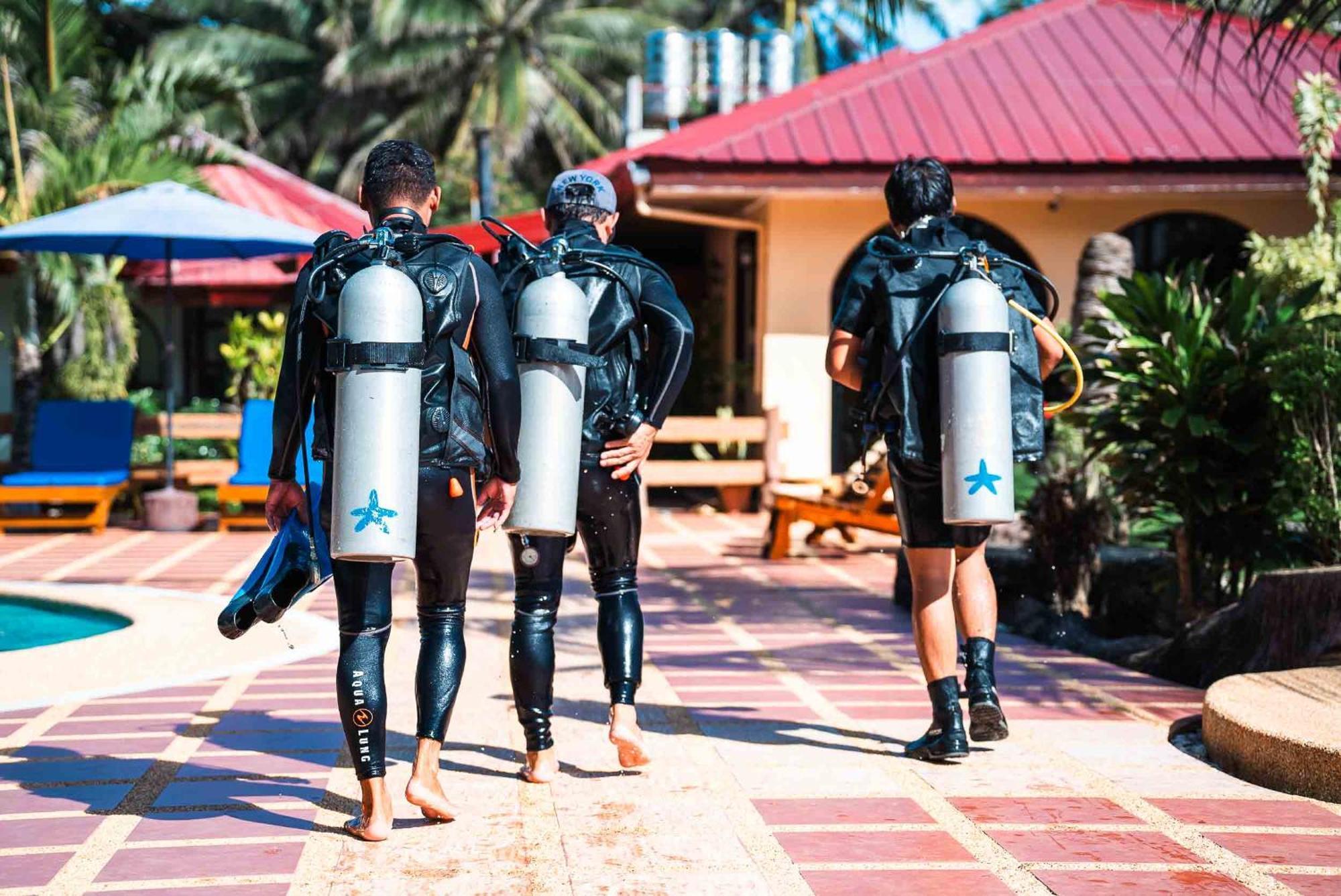 Blue Star Dive And Resort Анда Екстериор снимка