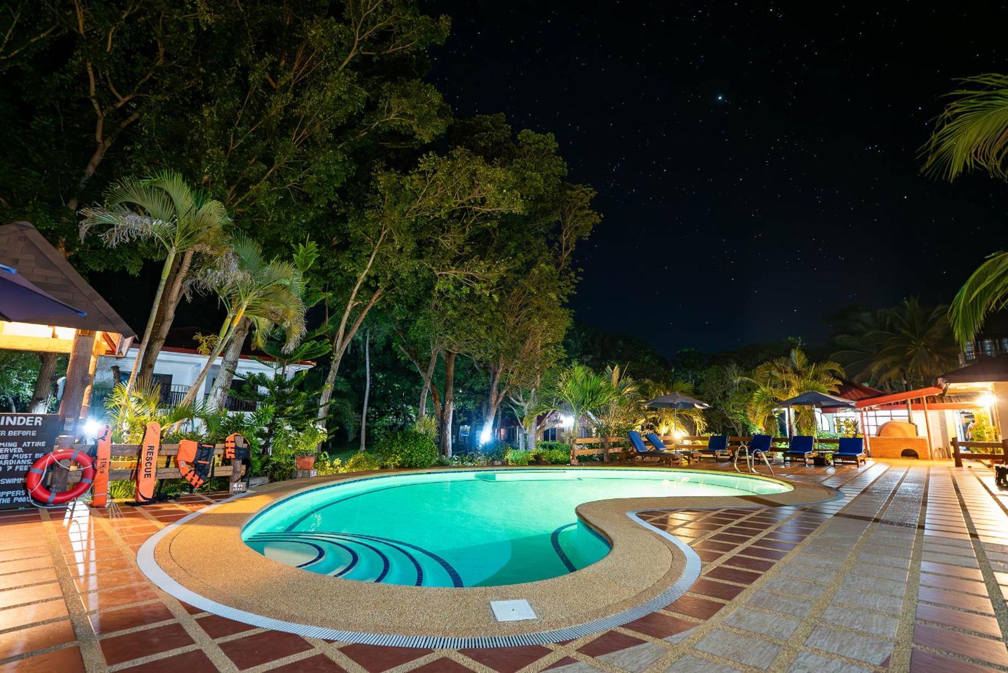 Blue Star Dive And Resort Анда Екстериор снимка