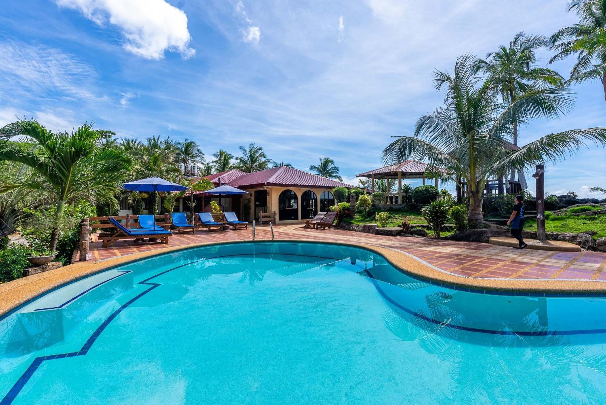 Blue Star Dive And Resort Анда Екстериор снимка
